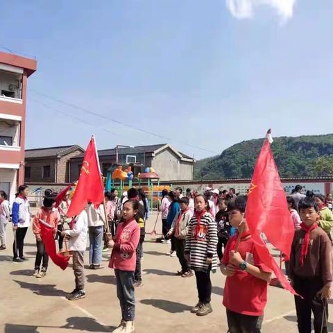 学习雷锋精神，代代相传！