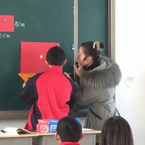 向光而行，向梦出发