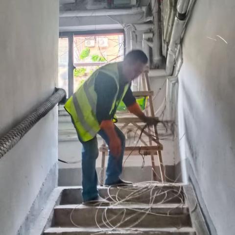 杆石桥：【创城进行时】七一小区社区迅速整改创嘟嘟问题