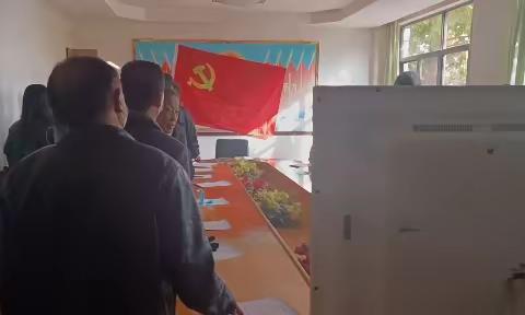 唐尧社区开展“学习二十大精神.赓续奋进新征程”11 月份主题党日活动