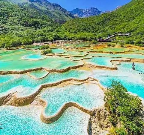 十月带你游走风光秀美的四川九寨和成都的精华景点