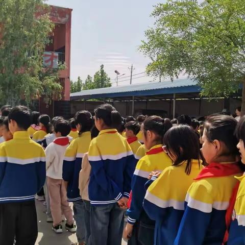 桑园中心小学国旗下讲话——珍惜时间，努力学习