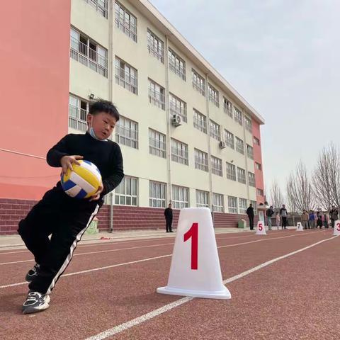 【陵城学校春季运动会】温暖三月天，热情满校园。