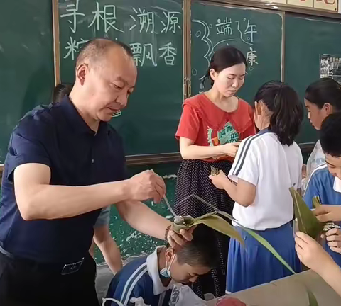 [激扬沁园]喜迎二十大 浓浓端午情 ——湛河区沁园小学开展端午节包粽子特色劳动课程