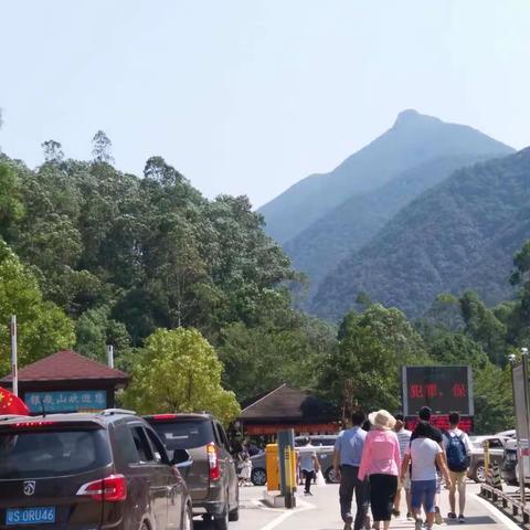 东莞的两座大山