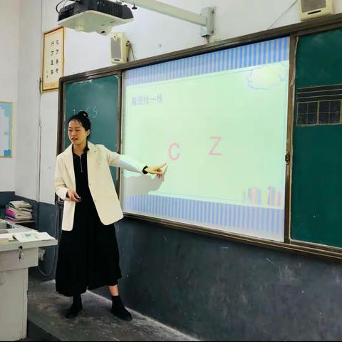 齐心协力共交流，听课评课促成长——新入职教师听课评课活动