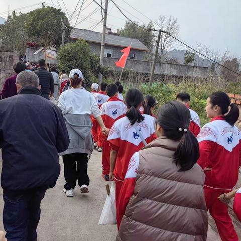 劳动砺心志   实践促成长       体验农耕乐趣 感受劳动魅力  ———零阳镇一完小373中队劳动实践活动