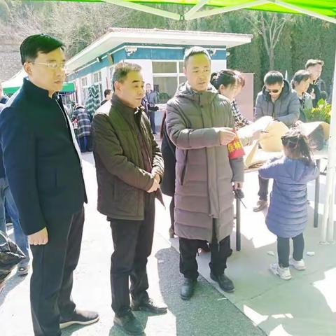 东街街道：清明时节祭先烈  防火安全绷紧弦