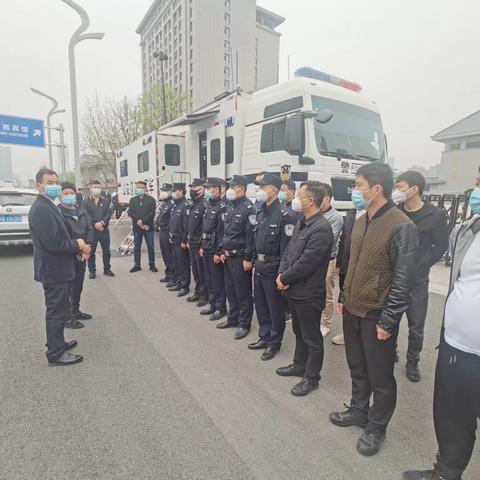 碑林区政府副区长朱敏看望慰问保障市“两会”公安民警和信访工作人员