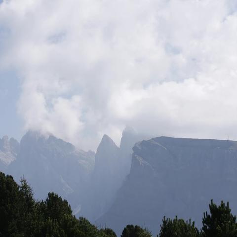 钻山沟，品风情