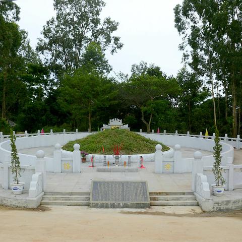 雷州市博格村陈族重修九龙公墓园祭典仪式