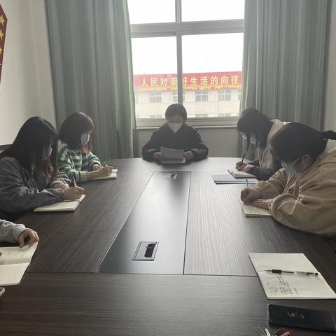 团县委召开学习贯彻全县“两会”精神会议