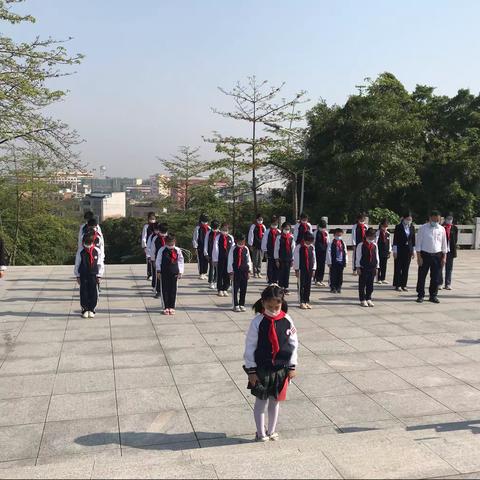 春风送花表哀思，青松滴翠寄深情——宾州镇新宾完小祭英烈