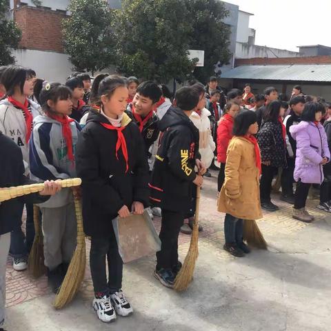 学习雷锋精神，树立学校新风——陈营小学践行学雷锋活动