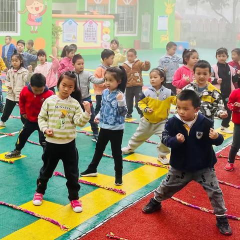 新星幼儿园大二班第八周精彩回顾