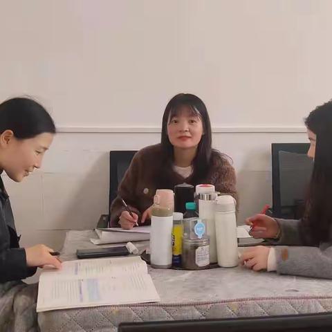 以勒中学高二年级政治学科组召开月考质量分析会