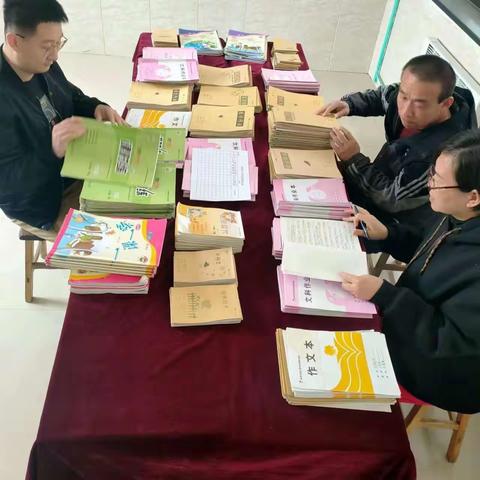 作业检查展风采，务实常规提质量---李韩店小学作业检查