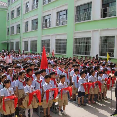 【邀请函】阜阳市第二实验小学东校区“花儿向阳开绽放新时代——童心献礼建国70周年迎六一文艺汇演”邀请函