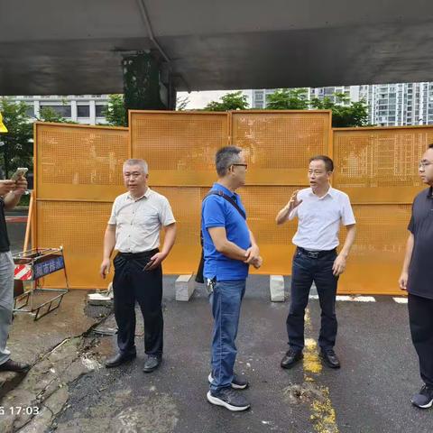 龙华区政府党组成员聂增咏调研推进文秀街排水管道塌方应急抢修工作