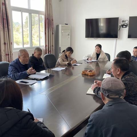 2023年3月9日国网政和县供电公司副总经理杨望坤携供服主任叶保斌及谢起月到镇前供电所参加指标分析座谈会