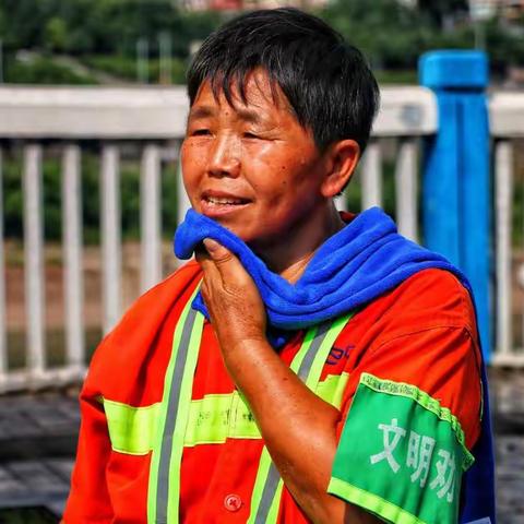 致敬在烈日暴雨下坚守的环卫人