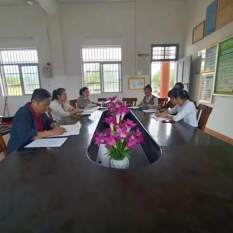 “积极研读  促进教学”——大福小学语文组沙龙