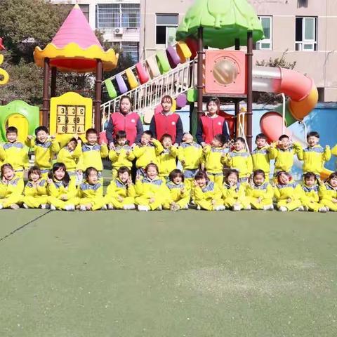 洪都龙街幼儿园中二班学期末汇报表演