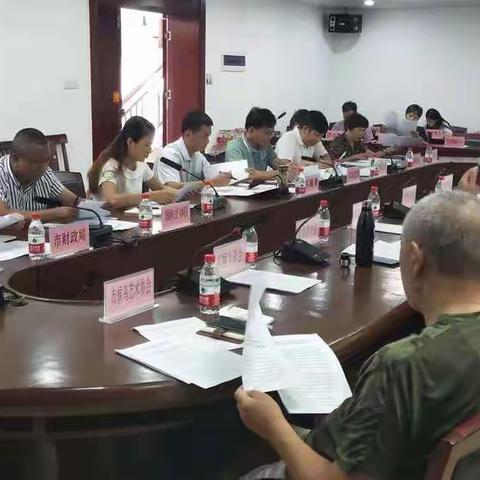 市民政局组织召开2021年行业协会商会座谈会