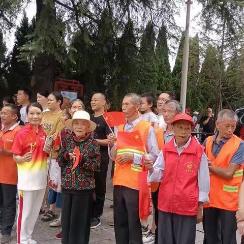 国庆假期  最美身影  留下不一样足记