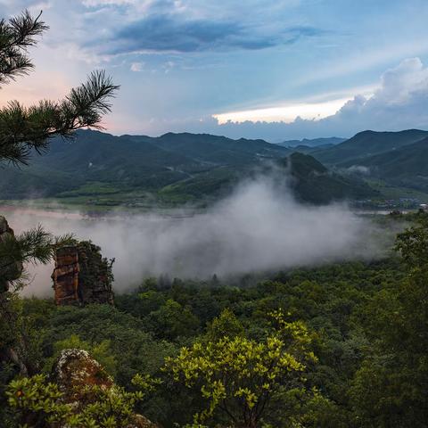 伊 春 仙 翁 山 云 海