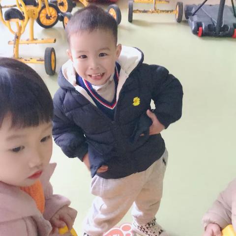 花朵幼儿园小班覃宇彬小宝贝