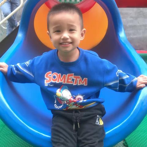 花朵幼儿园小班黄晟杰小宝贝