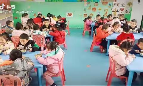 香粉乡七色花幼儿园大一班第二周分享