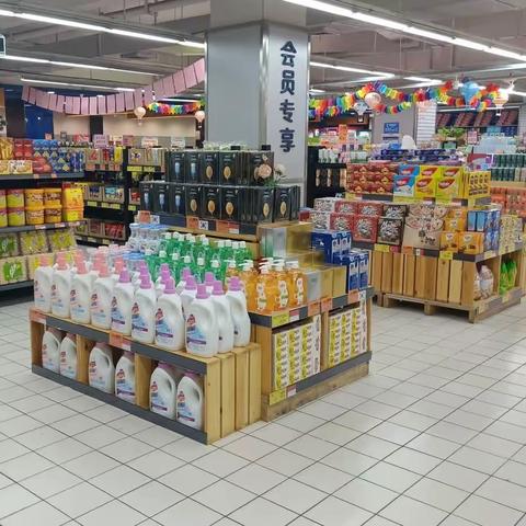 剧场金色港湾店13档邮报陈列