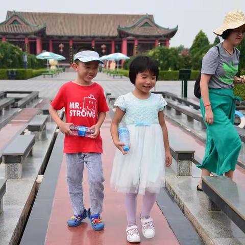 西安之行第二篇——乾陵、法门寺、茂陵（华景小学 一年5班 蔡碧晴）