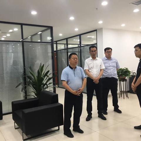 区委常委、副区长胡民升，副区长陈波到三阳担保公司指导工作