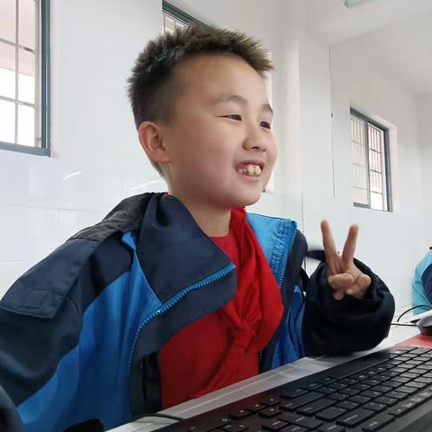 2023年春季优才少年科学家金海机器人社团第五课 石头剪刀布