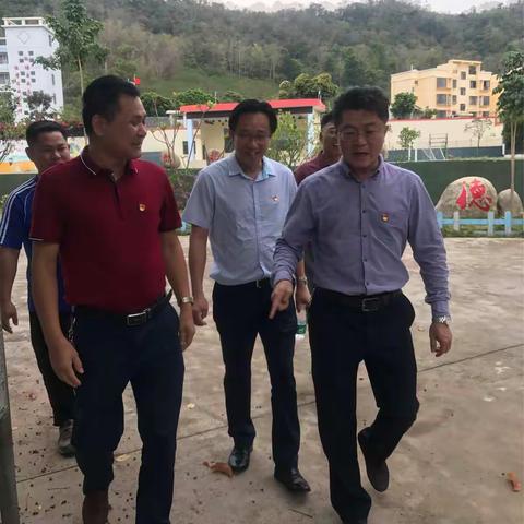 林谟谐县长到霸王岭学校检查指导工作