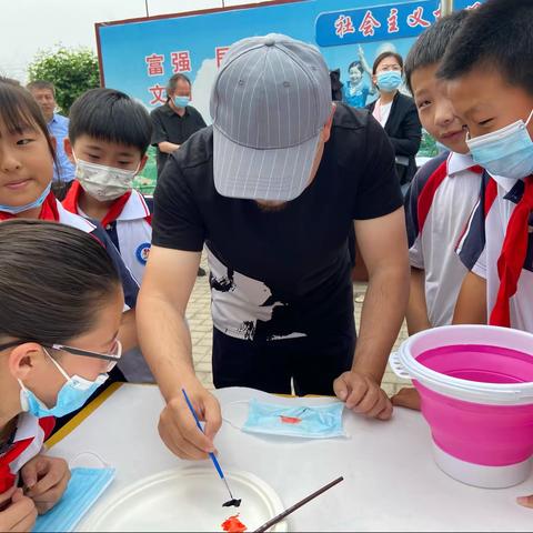 “彩韵童心，共庆百年”庆祝中国共产党成立100周年 石家庄市美术馆（市画院）走进鹿泉区获鹿镇杜家庄小学