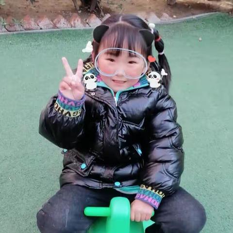 新城幼教金果果幼儿园可爱女生姚韵然