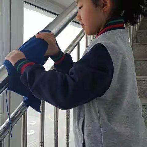 一年级五班雷锋月学雷锋（1）