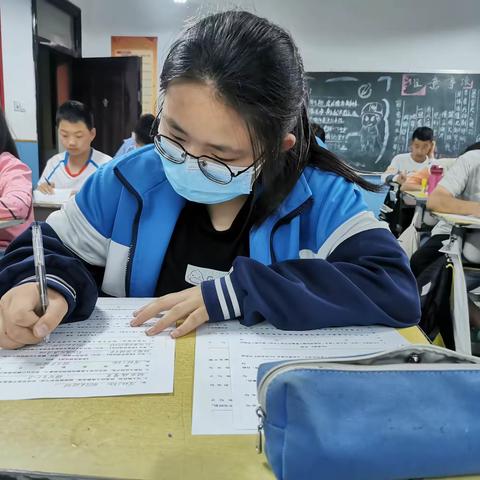 学先锋，做先锋，争做红色先锋好少年——红岩寺中学红色先锋少年张柏涵