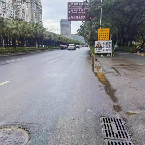 区住建局检查强降雨后背街小巷易积水路段情况