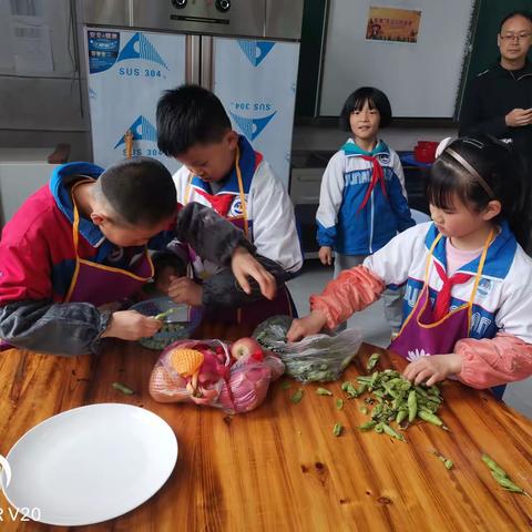 赫章县第三小学“劳动教育实践技能竞赛”赛场精彩瞬间