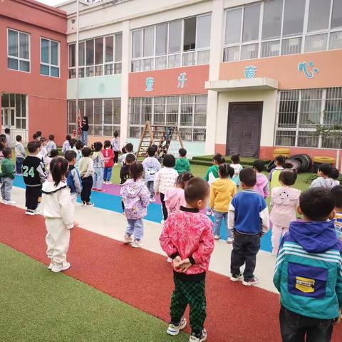 留古镇中心幼儿园小二班第十八周活动影集