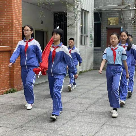 【润泉•少先队】龙泉小学第十一周“保护我们的地球家园”主题升旗仪式