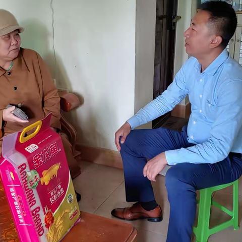 新春慰问退休干部李丽萍