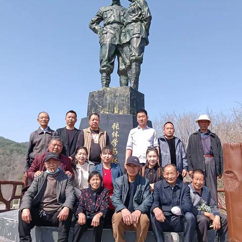 黄龙山村党员参观孟家冲红色基地