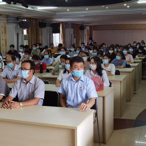 云浮银行业保险业开展“金融知识进校园”活动