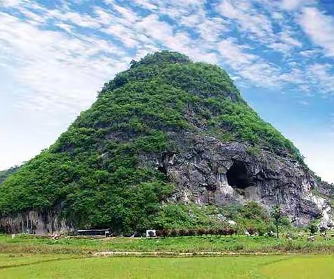 研学旅行促成长  最美的课堂在路上 ----岩前中学学生参观万寿岩旧石器时代遗址馆纪实